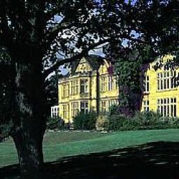Фасад A Marriott Hotel & Country Club Hollins Hall Fotos