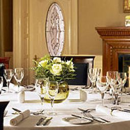 Номер A Marriott Hotel & Country Club Hollins Hall Fotos