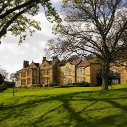 Фасад A Marriott Hotel & Country Club Hollins Hall Fotos