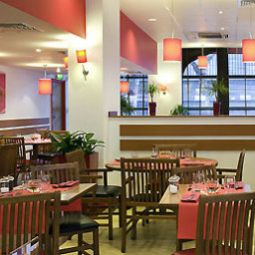Sala śniadaniowa w restauracji ibis London Euston St Pancras Fotos
