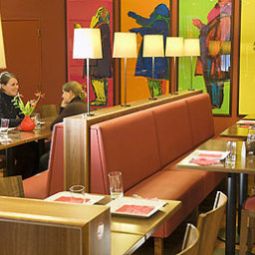 Sala de desayuno en el restaurante ibis Gent Centrum Opera Fotos
