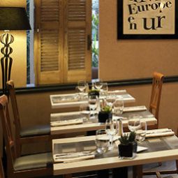 Salle du petit-déjeuner située dans le restaurant Mercure Grasse Fotos
