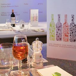 Sala colazione nel ristorante Mercure Paris La Defense 5 Fotos