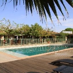 Pool Best Western Uzes Pont du Gard Fotos