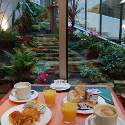 Buffet Moulin Plaza Fotos