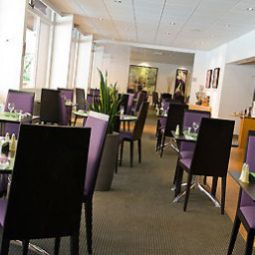 Sala colazione nel ristorante Novotel Aix en Provence Beaumanoir Les 3 Sautets Fotos