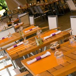Sala colazione nel ristorante Novotel Aix en Provence Beaumanoir Les 3 Sautets Fotos