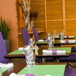 Sala colazione nel ristorante Novotel Aix en Provence Beaumanoir Les 3 Sautets Fotos