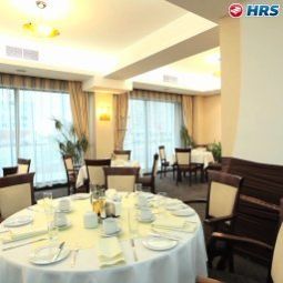 Salle du petit-déjeuner située dans le restaurant Golden Tulip Varna Fotos