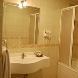 Bathroom Grand Isias Fotos