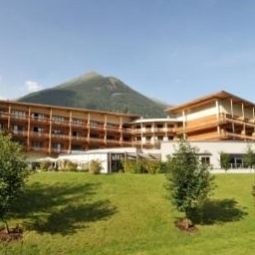 Exterior view Aqua Dome Tirol Therme Fotos