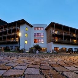 Exterior view Aqua Dome Tirol Therme Fotos