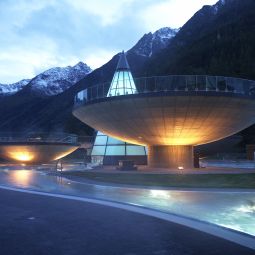 Exterior view Aqua Dome Tirol Therme Fotos