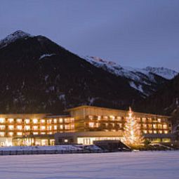 Exterior view Aqua Dome Tirol Therme Fotos