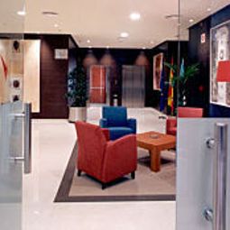 Hall Husa Center Fotos