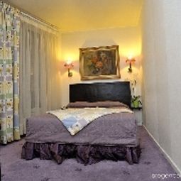 Room Regence Fotos