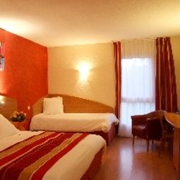 Полулюкс Kyriad - Nimes Ouest Fotos