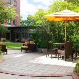  Courtyard Boston Brookline Fotos