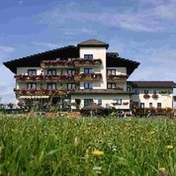 Фасад Dachsteinblick Berghof Fotos