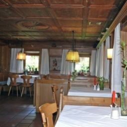 Sala colazione nel ristorante Ferienwohnungen Mitterdorfer Gasthof Fotos
