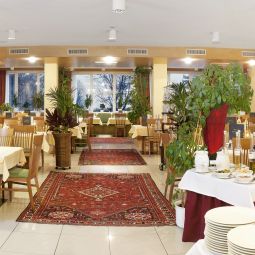 Sala śniadaniowa w restauracji Moarhof Ferienhotel Fotos