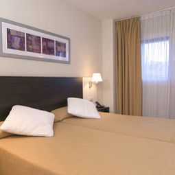 Room Vora Fira Fotos