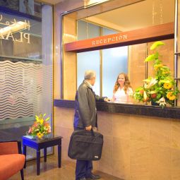 Ресепшен Adonis Plaza Fotos