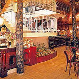 Hall Helianthe Fotos