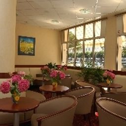 Sala de desayuno en el restaurante Saint-Georges Fotos