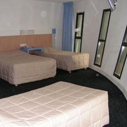 Camera P'tit Dej-HOTEL Millau Fotos