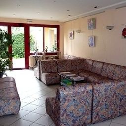 Холл la Terrasse Fleurie Logis Fotos