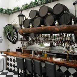Bar Stanhill Court Fotos