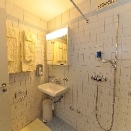 Camera da bagno Am Spisertor Fotos