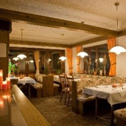 Breakfast room within restaurant Austria Fotos
