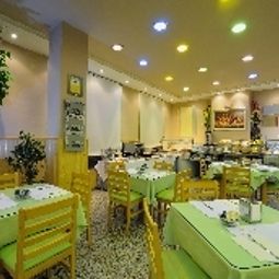 Sala colazione nel ristorante Tribuna Fotos