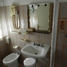 Badezimmer Albergo Paradiso Fotos