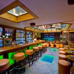 Bar U Zlateho Stromu At the Golden Tree Fotos
