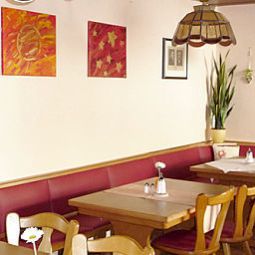 Salle du petit-déjeuner située dans le restaurant Zum Schwanen Fotos