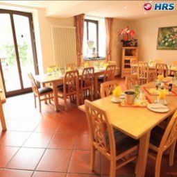 Salle du petit-déjeuner située dans le restaurant Lohauser Hof Fotos