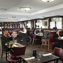 Sala colazione nel ristorante Marriott Hotel Köln Fotos