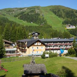 Hinteregger Familien-Erlebnishotel Rennweg am Katschberg 