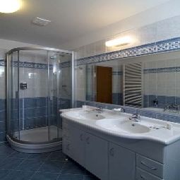 Salle de bains Modra Ruze Fotos