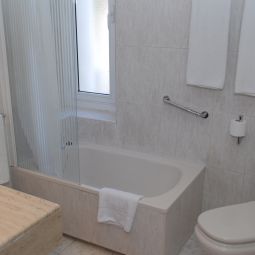 Badezimmer El Castell Fotos