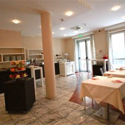 Salle du petit-déjeuner Studios Hotel Fotos