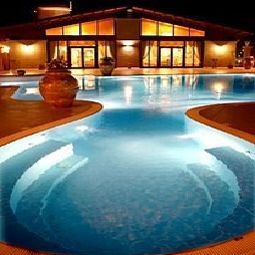 Piscine Bel Sito Le Due Torri Fotos