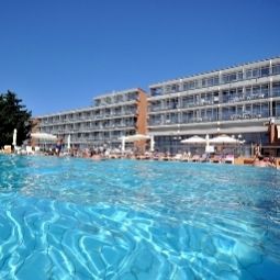 Holiday Медулин 