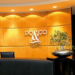Reception DO & CO Hotel Vienna Fotos