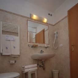 Bathroom Faloria Fotos