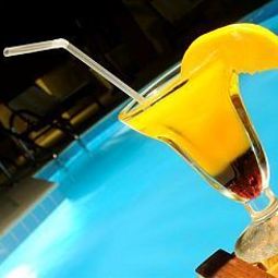 Piscina Golden Tulip Serenada Hotel Hamra Beirut Lebanon Serenada Fotos