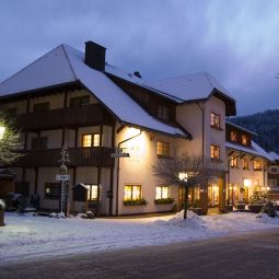 Exterior view Schwarzwälder Hof Land-gut-Hotels Fotos